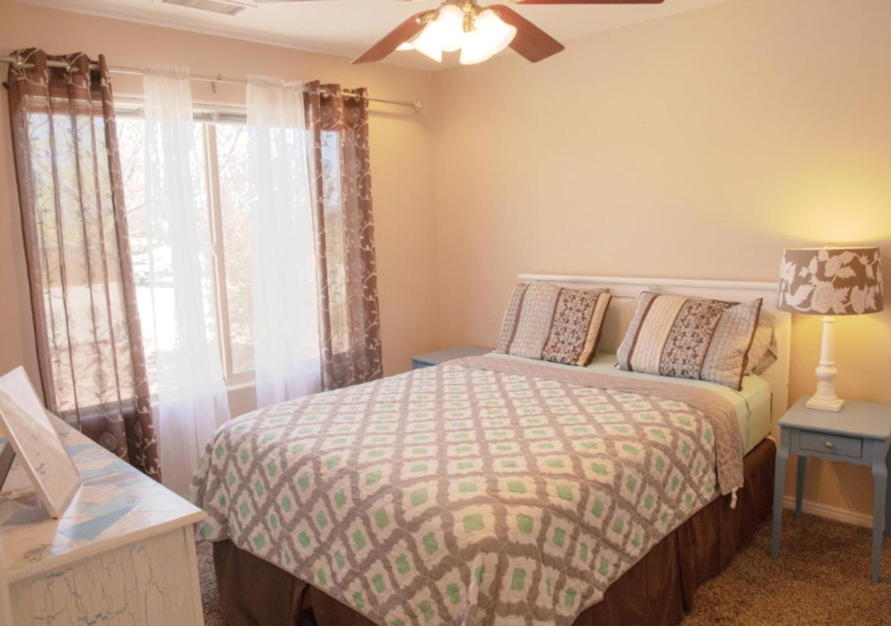 Lone Rock Retreat - 3-Bedroom Near Lake Powell Page Εξωτερικό φωτογραφία